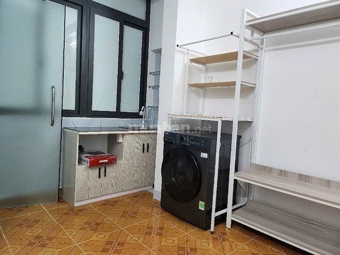 CHDV đường 3/2, quận 10: 20m2,Nội thất 5.5tr/tháng.