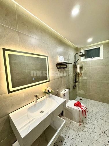 Nhà phố full nội thất 1 trệt 2 lầu ngay khu bên sông đường 25 HBC