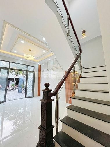 Nhà mới xây đường ô tô ngay chợ Trung Thành 4,2x20 SHR 4PN 2WC