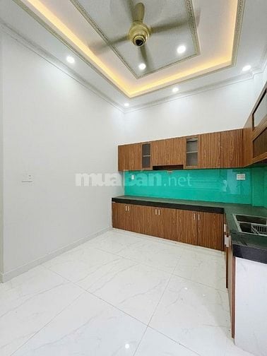 Nhà mới xây đường ô tô ngay chợ Trung Thành 4,2x20 SHR 4PN 2WC