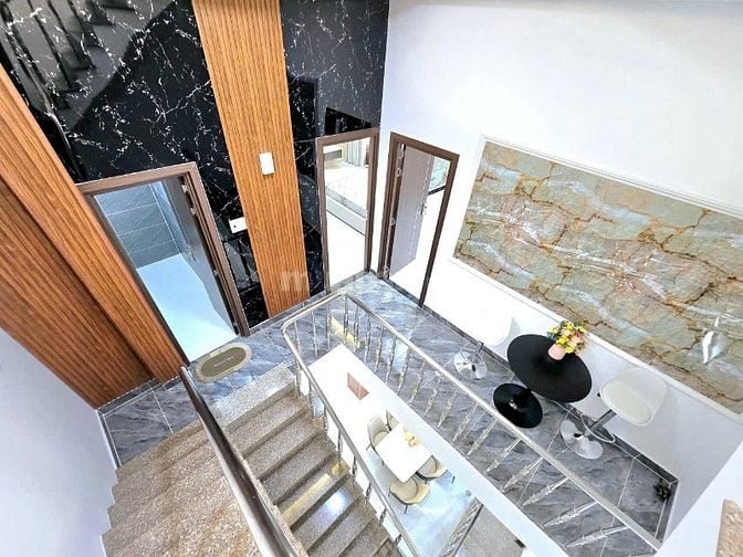 Bán nhà đường Phạm Ngọc Thạch, Q3 kế công viên Lê Văn Tám -48m2 3tỷ670