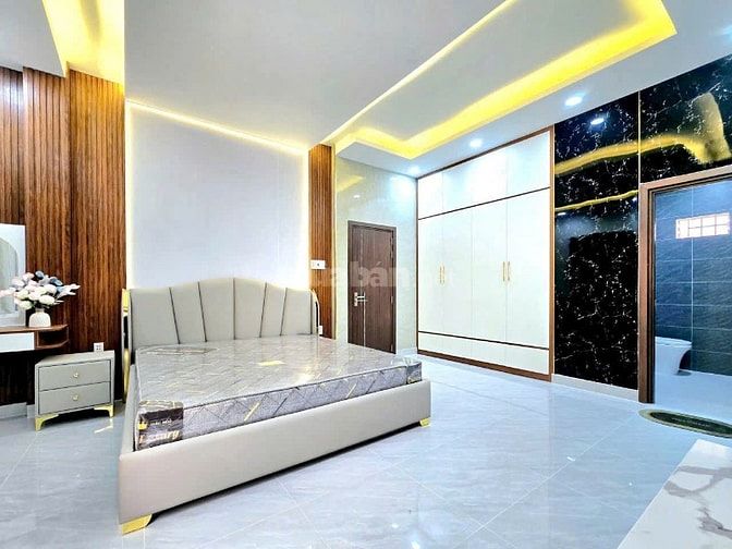 Bán nhà đường Phạm Ngọc Thạch, Q3 kế công viên Lê Văn Tám -48m2 3tỷ670