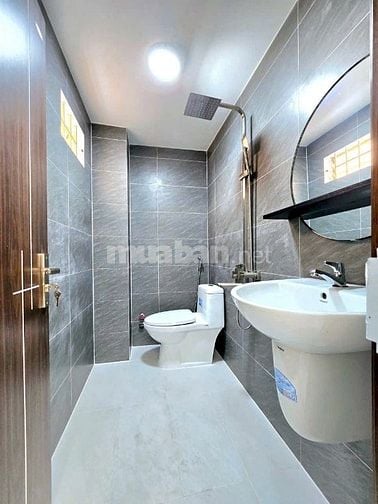 Bán nhà đường Phạm Ngọc Thạch, Q3 kế công viên Lê Văn Tám -48m2 3tỷ670