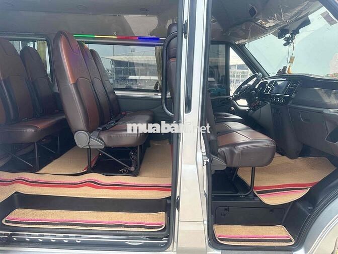 Ford Transit 2023 xe như mới
