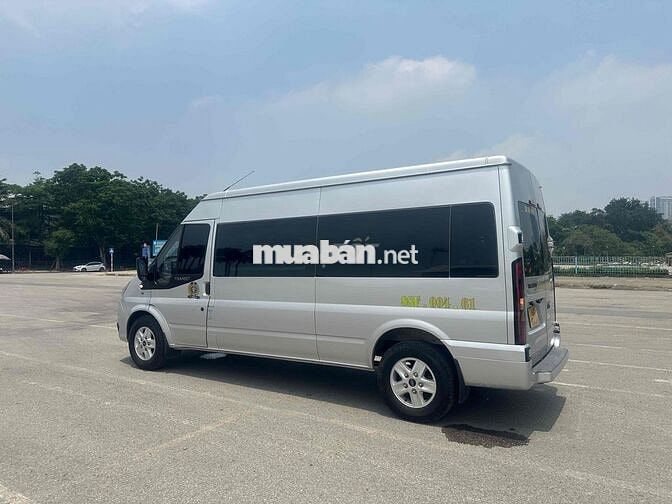 Ford Transit 2023 xe như mới