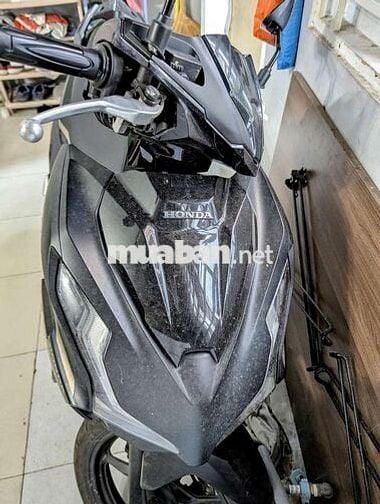 Nhà chật không chỗ để hết bình luôn