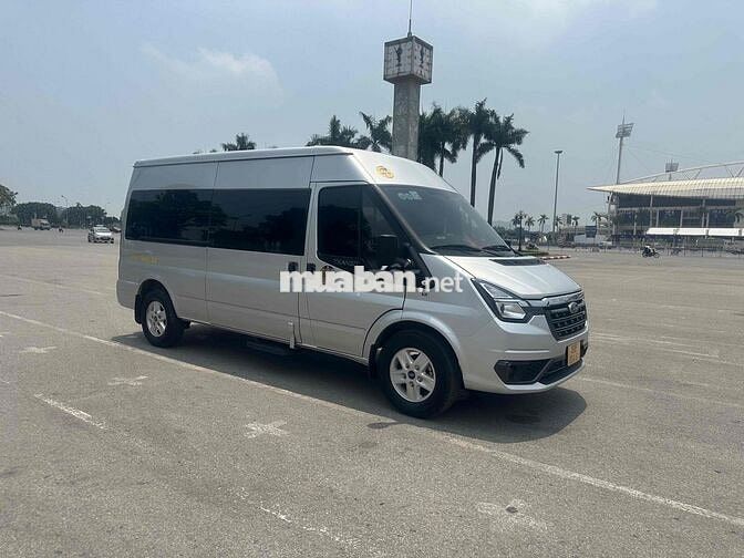 Ford Transit 2023 xe như mới