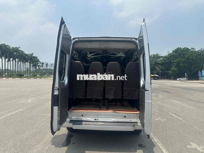 Ford Transit 2023 xe như mới