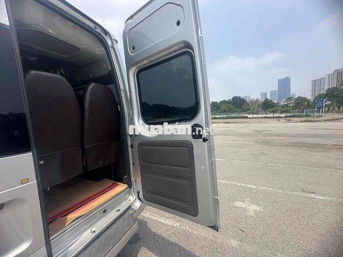Ford Transit 2023 xe như mới