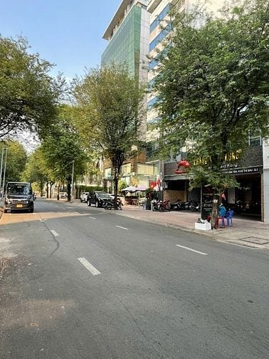 Bán gấp toà nhà 6 Tầng MT Võ Văn Tần, Q.3 - 72m2 (6 x 12m) 