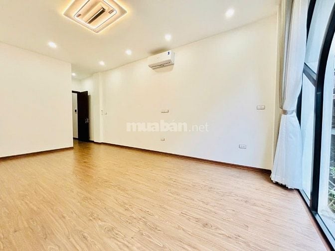 Mình cần cho thuê toà nhà 7 tầng mới số 38 Phương Mai - Đống ĐA.