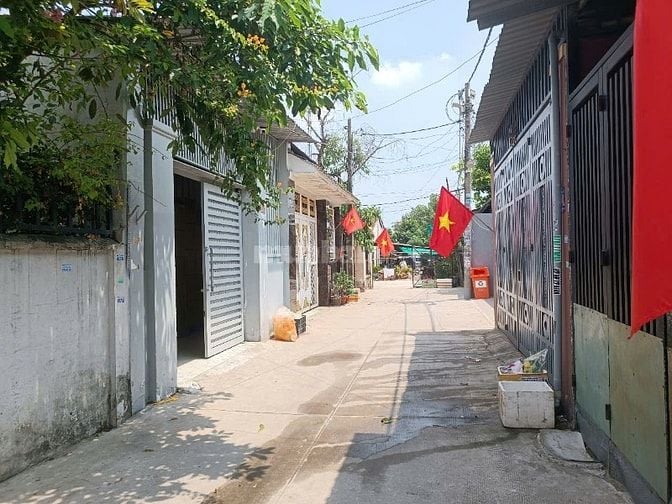 CHÍNH CHỦ BÁN NHÀ HẺM XE TẢI, GẦN BẾN XE AN SƯƠNG , HÓC MÔN