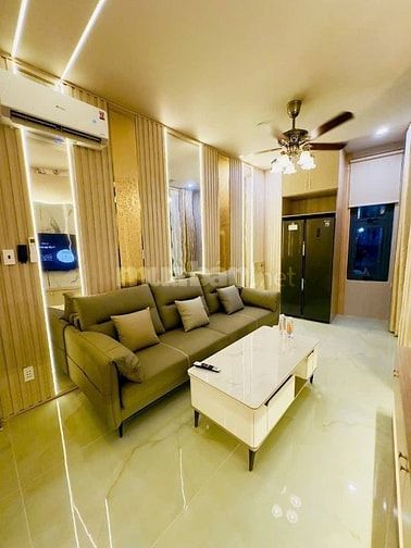 Nhà mới dọn vào ở ngay đường Hoà Hưng. Gần trường Lê Thị Riêng