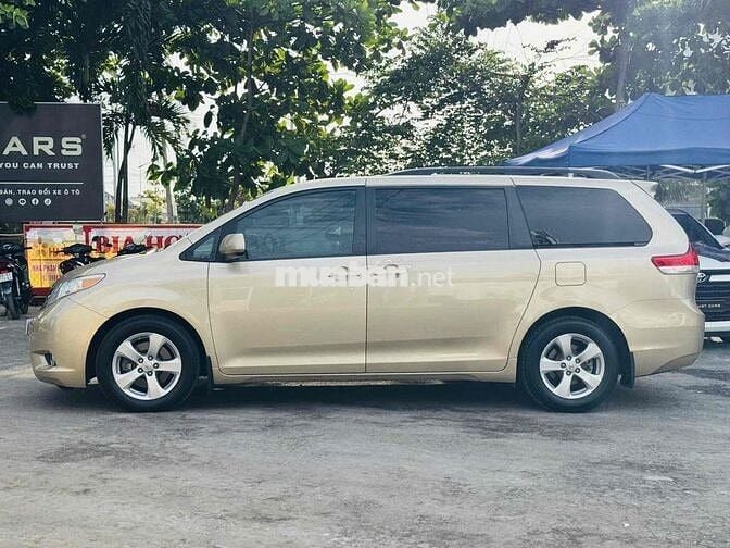Toyota Sienna 2010 - 96000 km