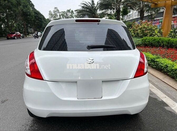 Suzuki Swift 2015 1.4 AT full options 5 vạn zin