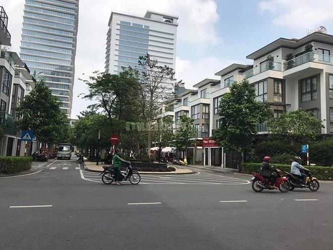 Biệt thự đẹp tại HaDo Centrosa Garden, 3/2, p.12, Q10 