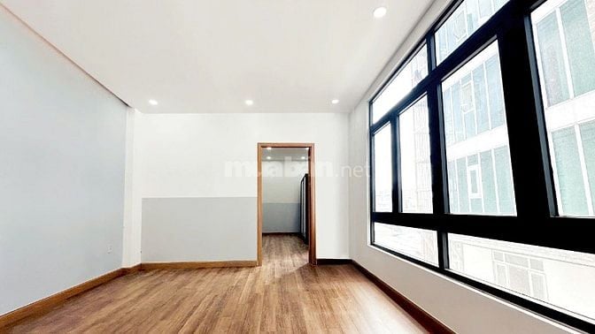 Cho thuê nguyên căn nhà 6 tầng mặt tiền góc 123 Đỗ Xuân Hợp Q9, 850m2