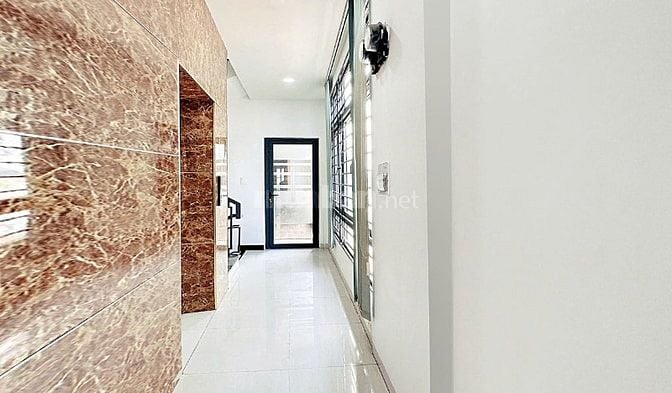 Cho thuê nguyên căn nhà 6 tầng mặt tiền góc 123 Đỗ Xuân Hợp Q9, 850m2
