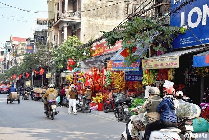 Bán đất mặt phố lớn kèm nhà gần chợ VINH