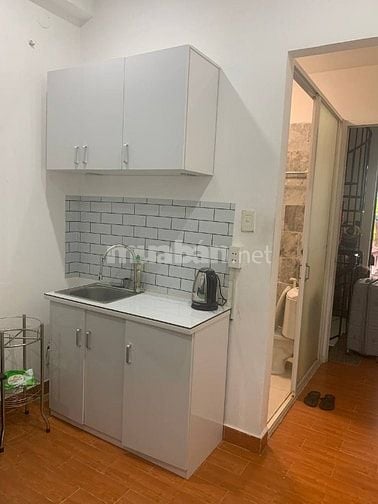 Cho thuê phòng trọ 18 tới 20m vuông, quận 1,đường Nguyễn Thị Minh Khai