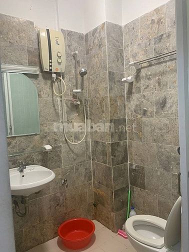 Cho thuê phòng trọ 18 tới 20m vuông, quận 1,đường Nguyễn Thị Minh Khai