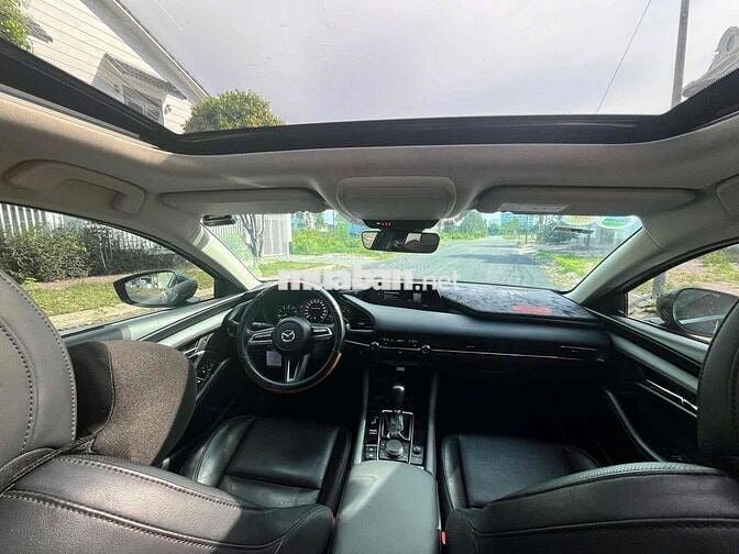 Mazda 3 2022 1.5L Premium - 31000 km