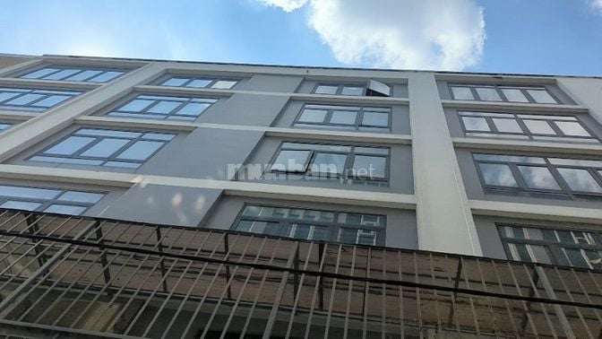 Cho thuê nguyên căn nhà 6 tầng mặt tiền góc 123 Đỗ Xuân Hợp Q9, 850m2