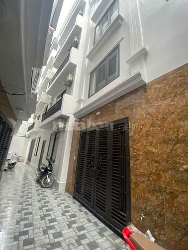  Bán nhà 5 tầng 32m² Cổ Nhuế Nhà Đẹp Dân Xây Sẵn ở Giá Rẻ Nhì Cổ Nhuế
