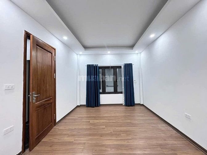  Bán nhà 5 tầng 32m² Cổ Nhuế Nhà Đẹp Dân Xây Sẵn ở Giá Rẻ Nhì Cổ Nhuế