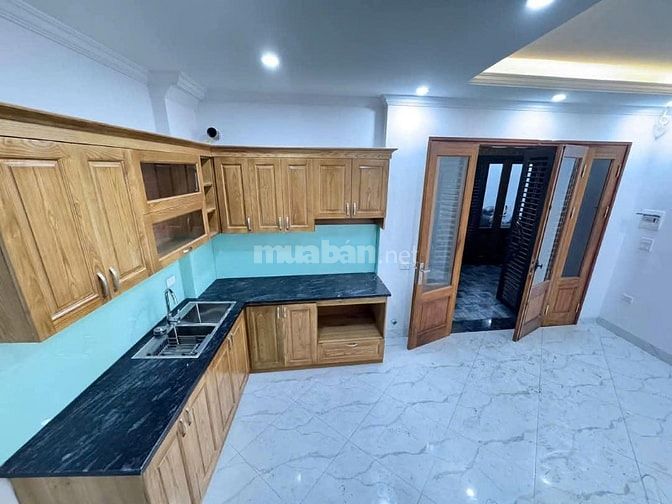  Bán nhà 5 tầng 32m² Cổ Nhuế Nhà Đẹp Dân Xây Sẵn ở Giá Rẻ Nhì Cổ Nhuế