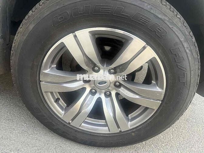 Ford Everest 2010 2.5L 4x4 MT - 135000 km