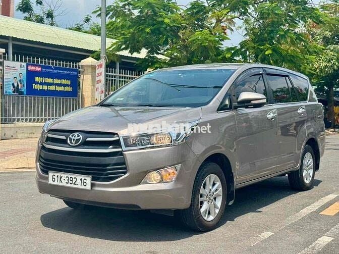 Innova E đăng kí 2017 đồng ánh kim xe gia đình