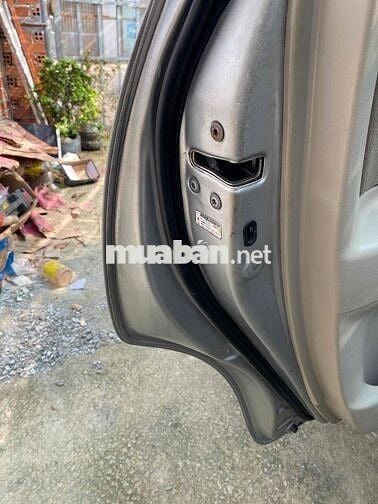 Toyota Innova 2011 G xe gia đinh chay khong dv