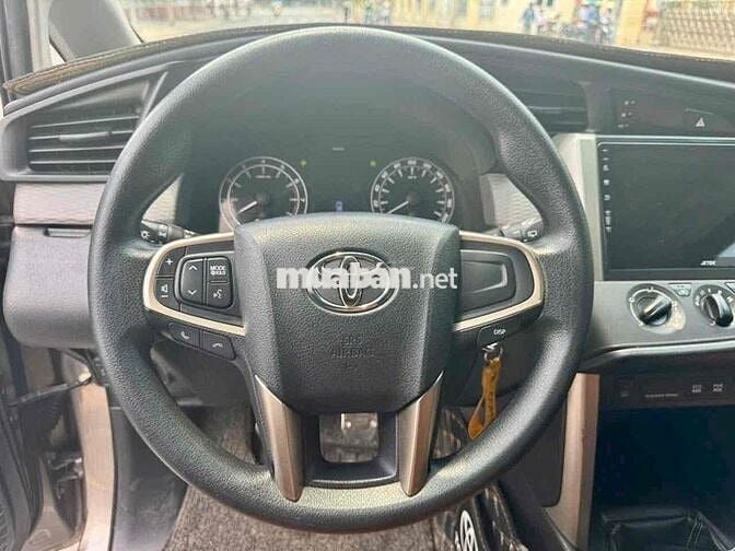 Innova E đăng kí 2017 đồng ánh kim xe gia đình
