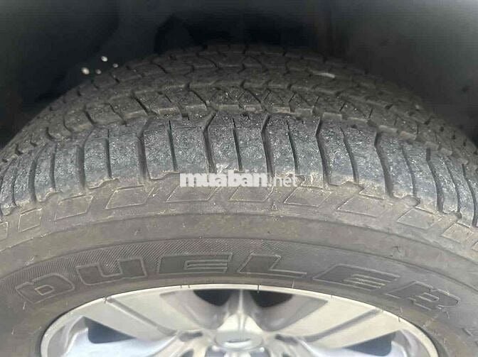 Ford Everest 2010 2.5L 4x4 MT - 135000 km