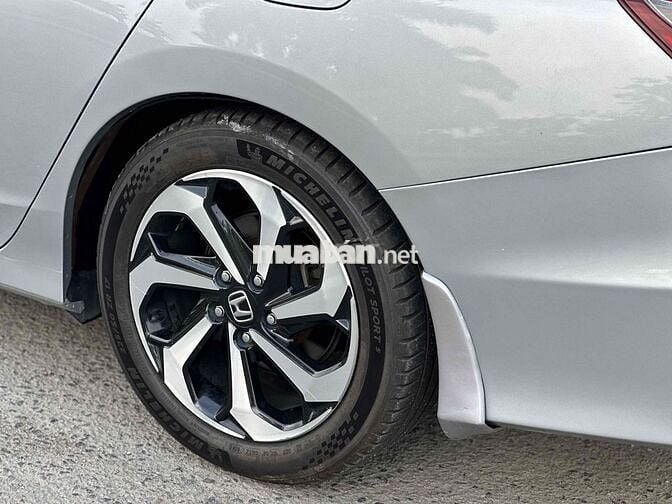 Honda Accord 2016 2.4 AT - 79000 km