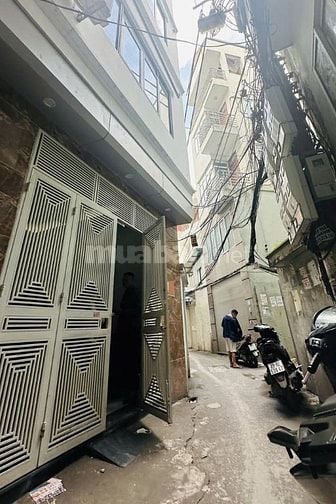 Bán nhà  Cầu Giấy, MT 4.5m2 ngõ thông an ninh tốt dòng tiền nhỉnh 9tỷ