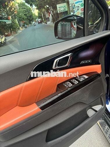 Kia Carnival 2023 Signature 2.2D - 48000 km