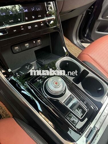 Kia Carnival 2023 Signature 2.2D - 48000 km