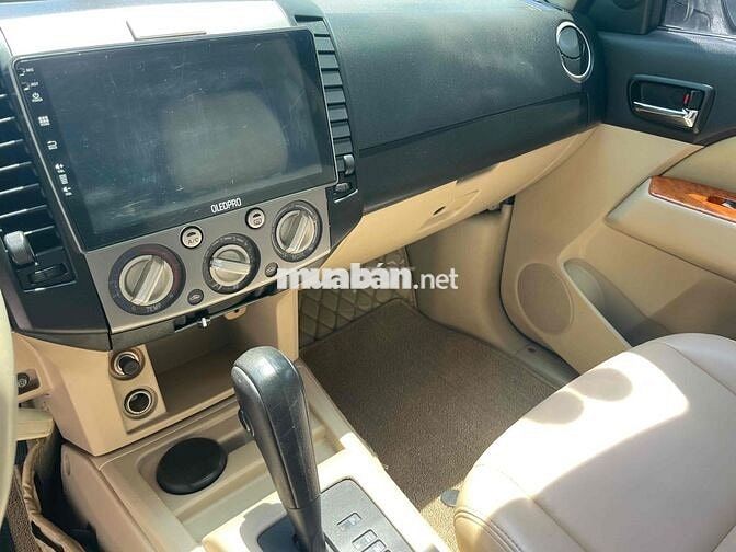 Ford Everest 2012 Limited 4x2 - 100000 km
