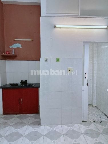 Kẹt tiền Tôi cần bán gấp Căn nhà 4 Tầng - 5 PN, Cao Văn Lầu giá 5,5Tỷ