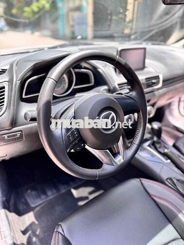 Mazda 3 2016 1.5 AT Sedan - 90000 km