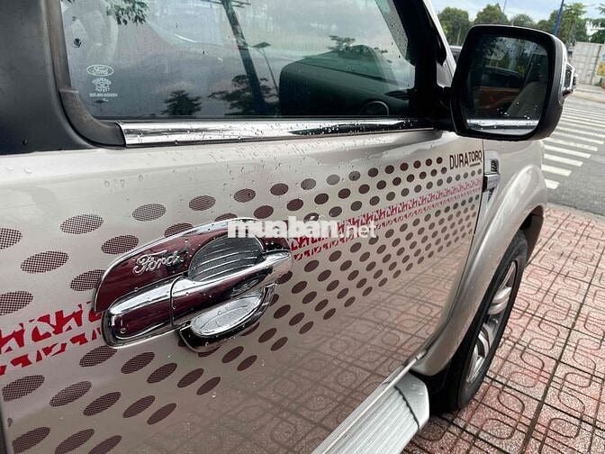 Ford Everest 2012 Limited 4x2 - 100000 km