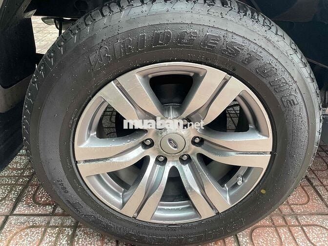 Ford Everest 2012 Limited 4x2 - 100000 km