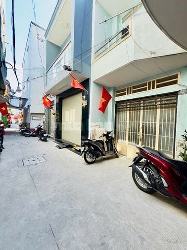 Nhà hẻm 5m. 125/225,nguyễn thị tần P2Q8. Giá tốt