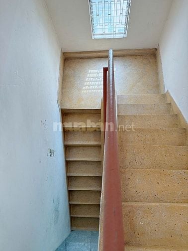 Kẹt tiền Tôi cần bán gấp Căn nhà 4 Tầng - 5 PN, Cao Văn Lầu giá 5,5Tỷ