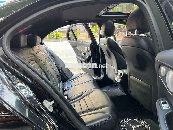 Mercedes Benz C Class 2016 C300 AMG - 80000 km
