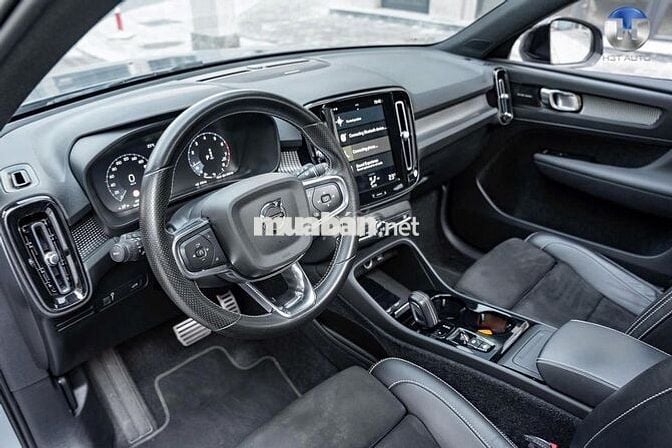 Volvo XC40 2021 R-Design - 43000 km