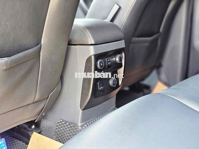 Ford Everest 2016 Titanium 2.2L 4x2 AT - 72000 km