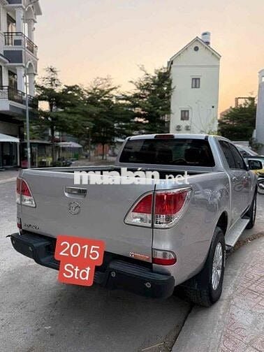 Mazda BT 50 2015 2.2L 4x2 AT - giá ngang số sàn